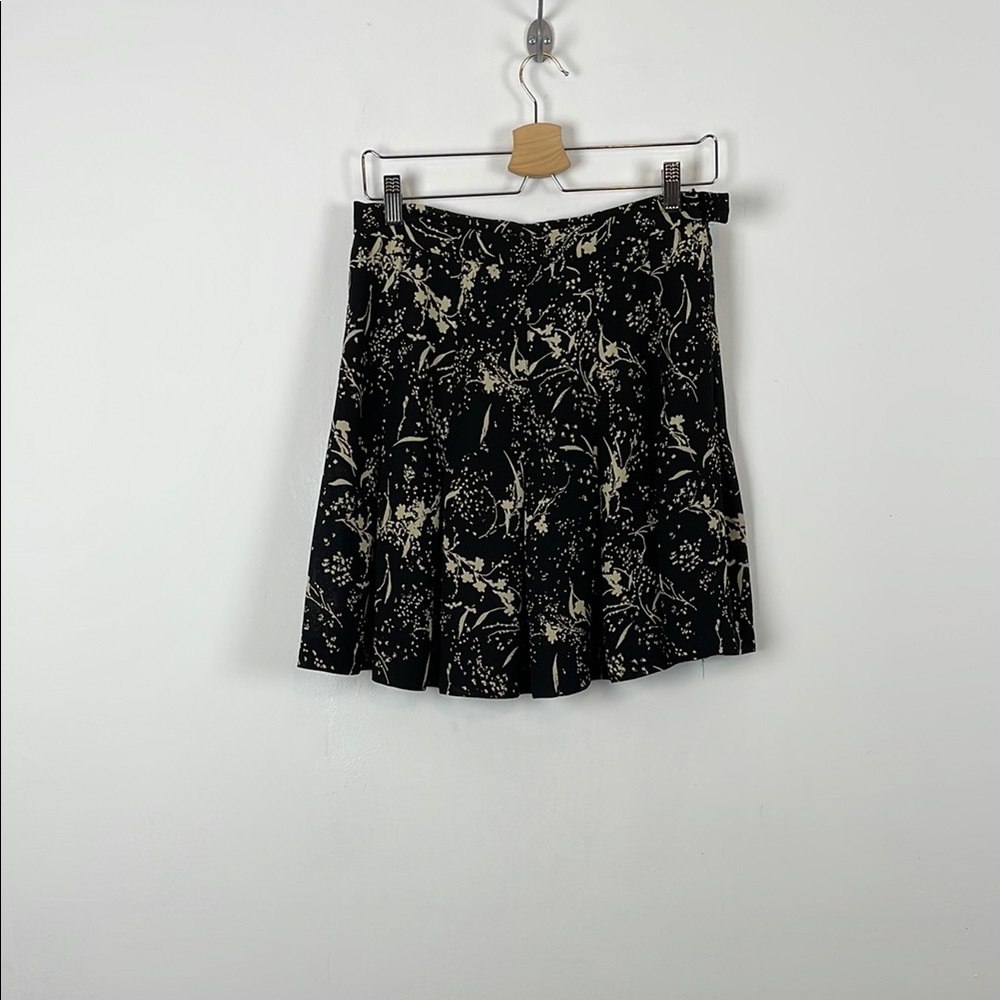 Neiman Marcus Pleated Women's 10 Elegant Black and Cream Simi Sheer Flare Skirt - Picture 1 of 9